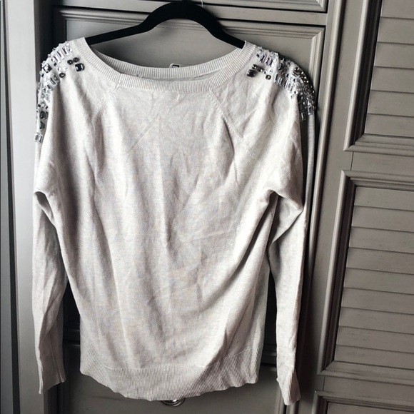 Adorable beige sweater with the gem detail sz L - Picture 3 of 3